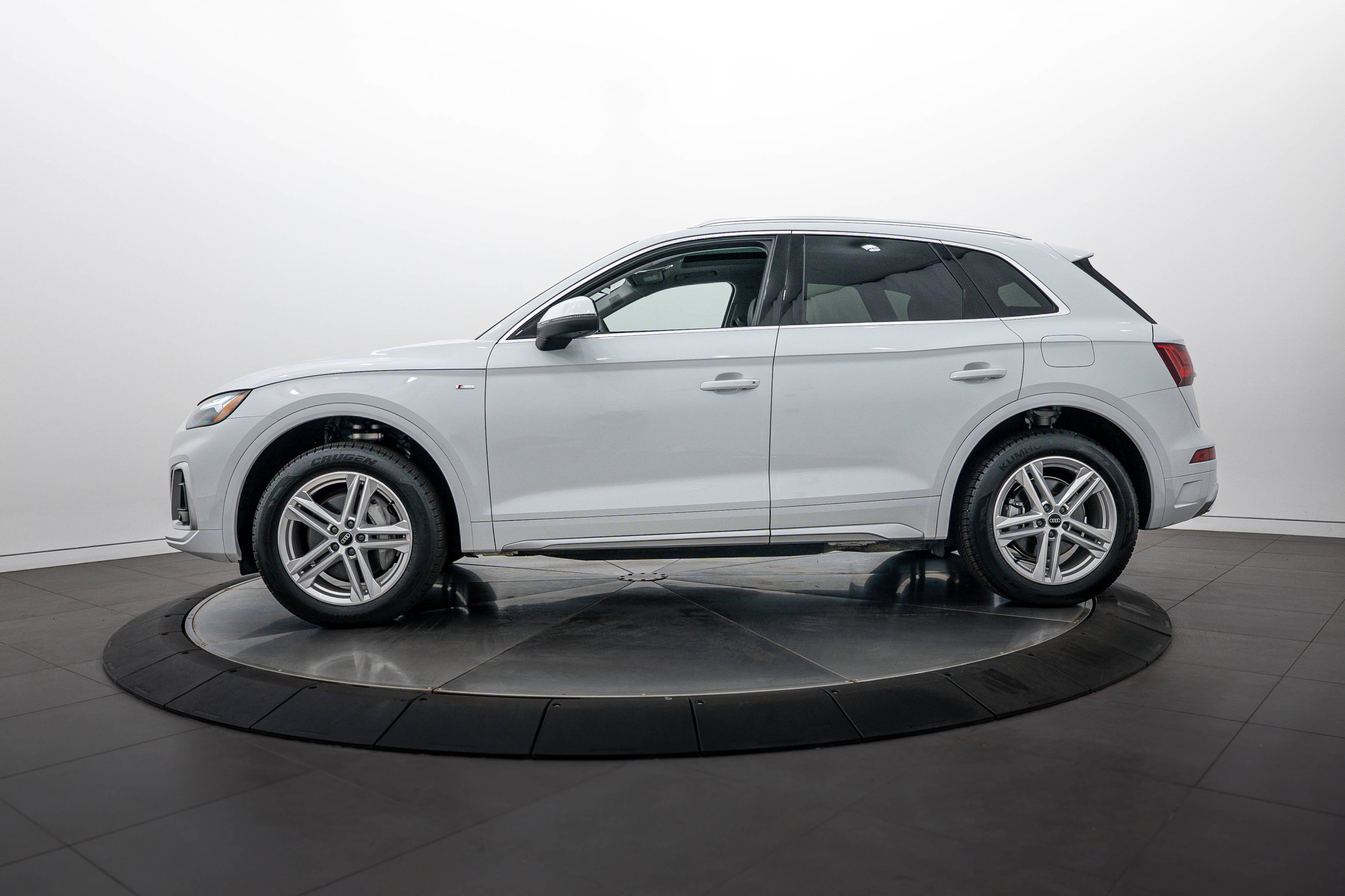 Certified Used 2025 Glacier White Metallic Audi S line Premium Plus image 6