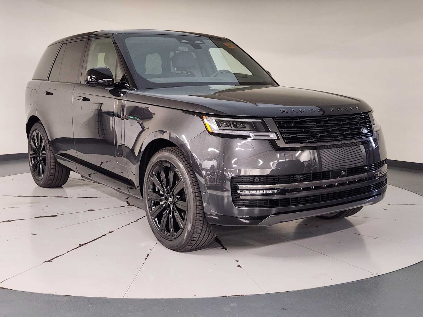 New 2027 Carpathian Grey Premium Metallic Land Rover SE image 7