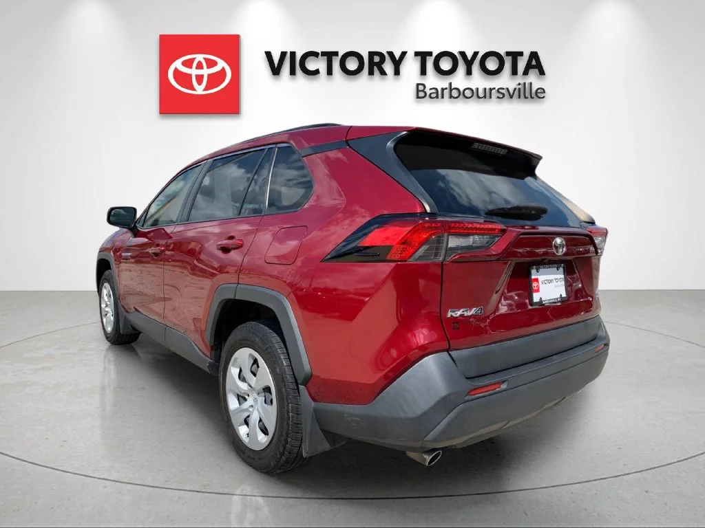 Used 2021 Red Toyota LE image 3