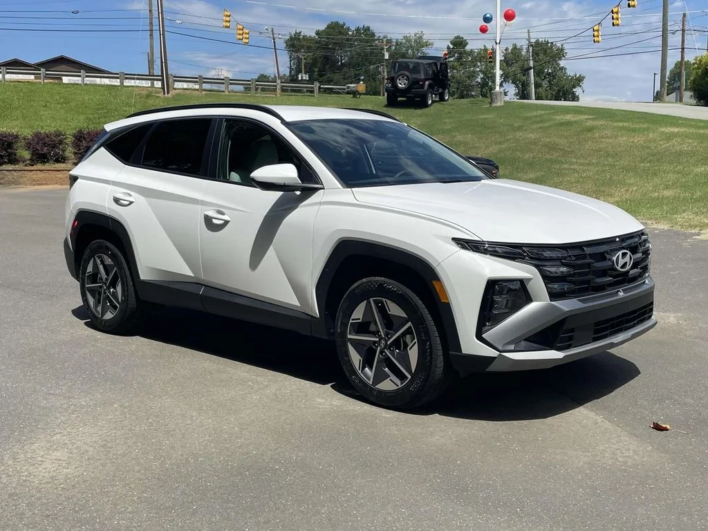 New 2026 White Hyundai SEL image 31