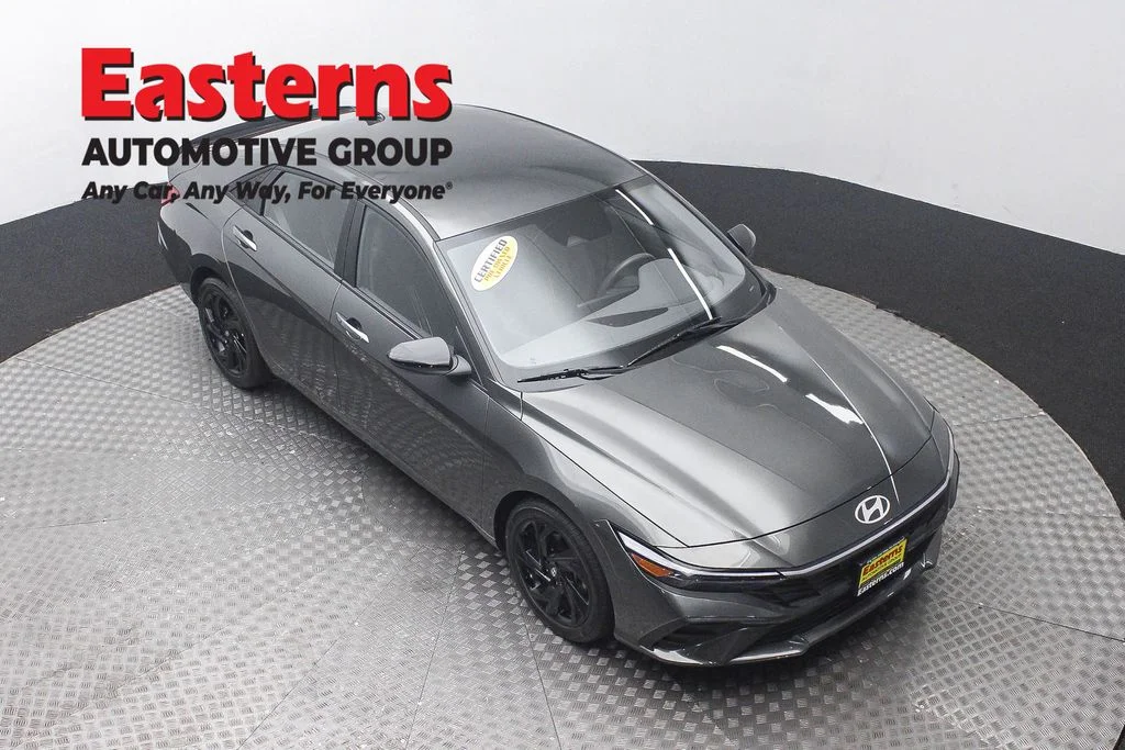 Used 2026 Gray Hyundai SEL Sport image 3