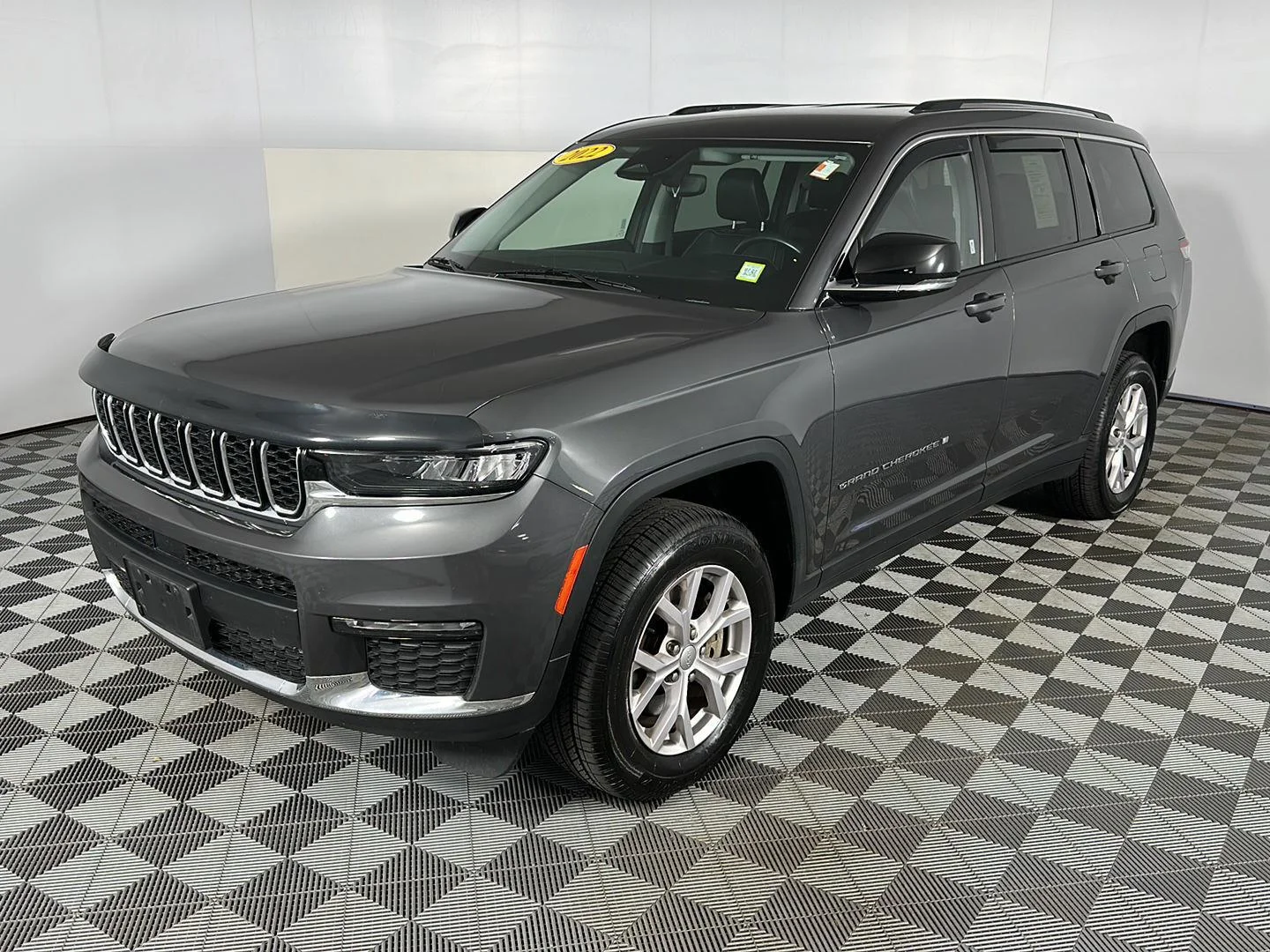 Used 2022 Baltic Gray Metallic Clearcoat Jeep Limited image 15