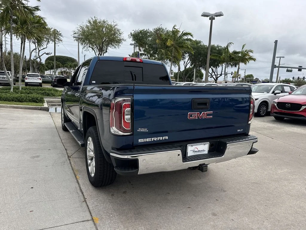 Used 2018 Blue Metallic GMC SLT image 13