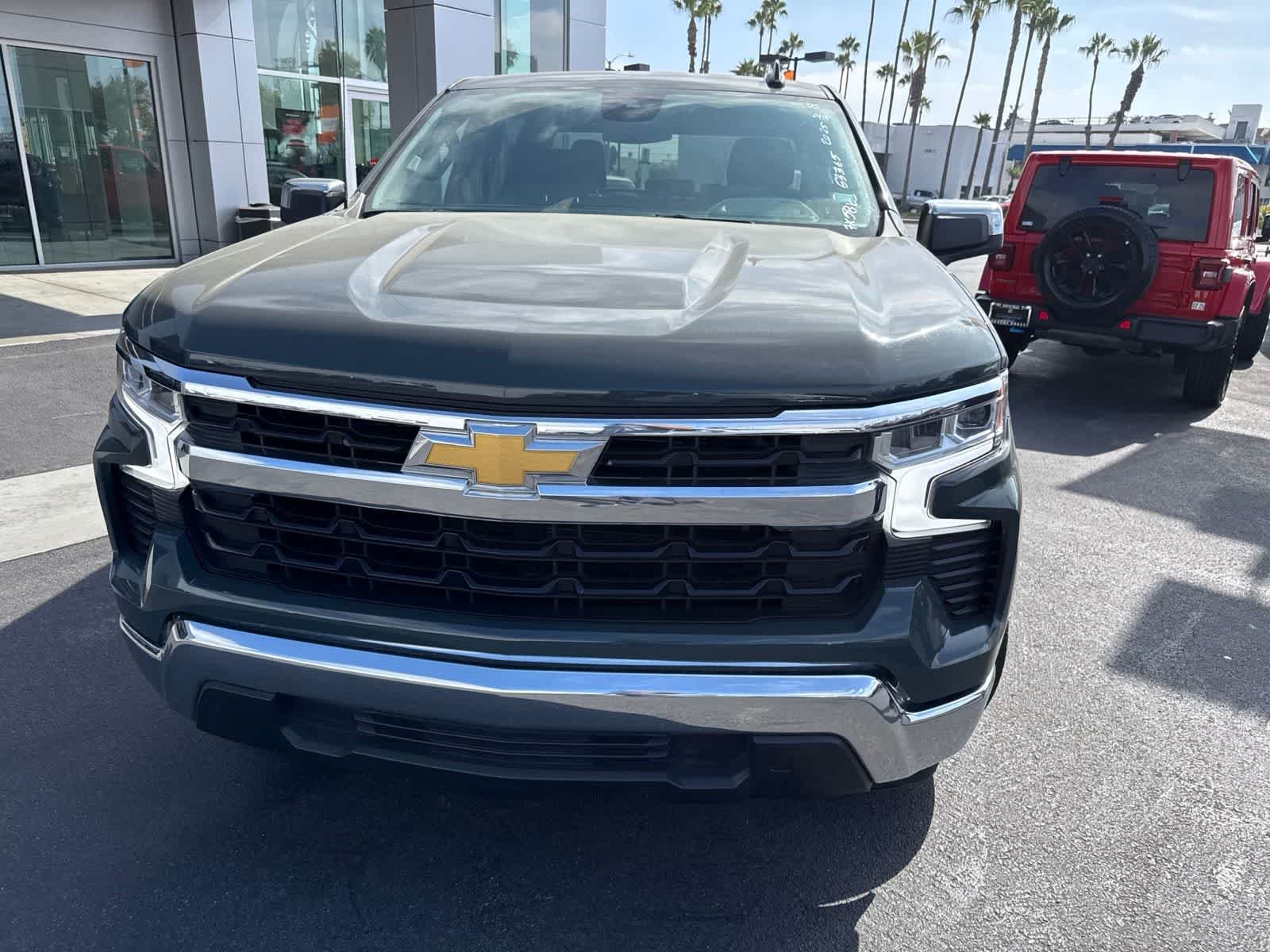 Used 2025 Cypress Gray Chevrolet LT image 5