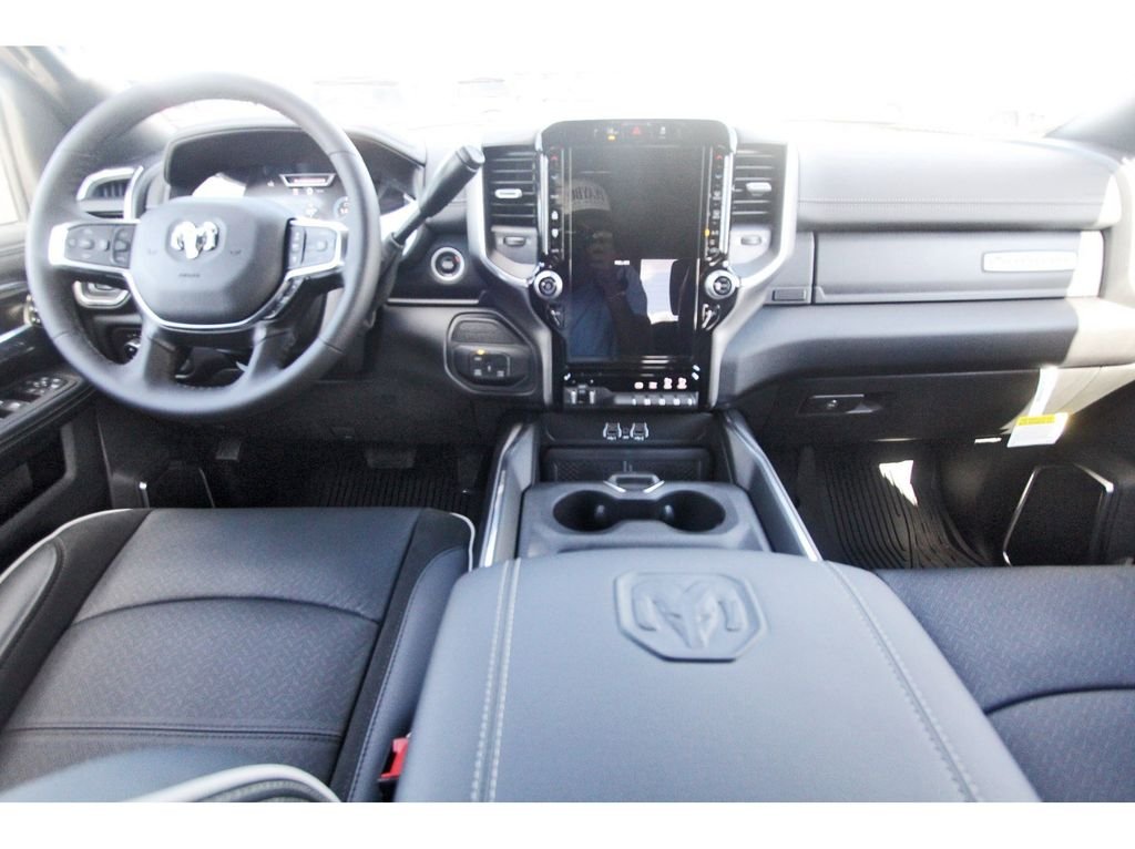 New 2026 Granite Crystal Metallic Clear-Coat Exterior Paint RAM Laramie image 9