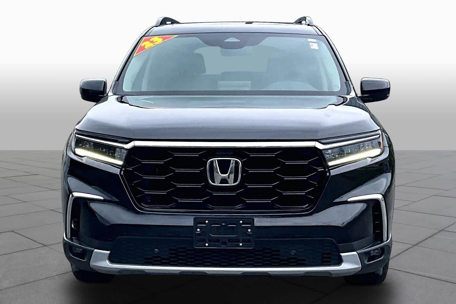 Used 2023 Crystal Black Pearl Honda Touring image 4