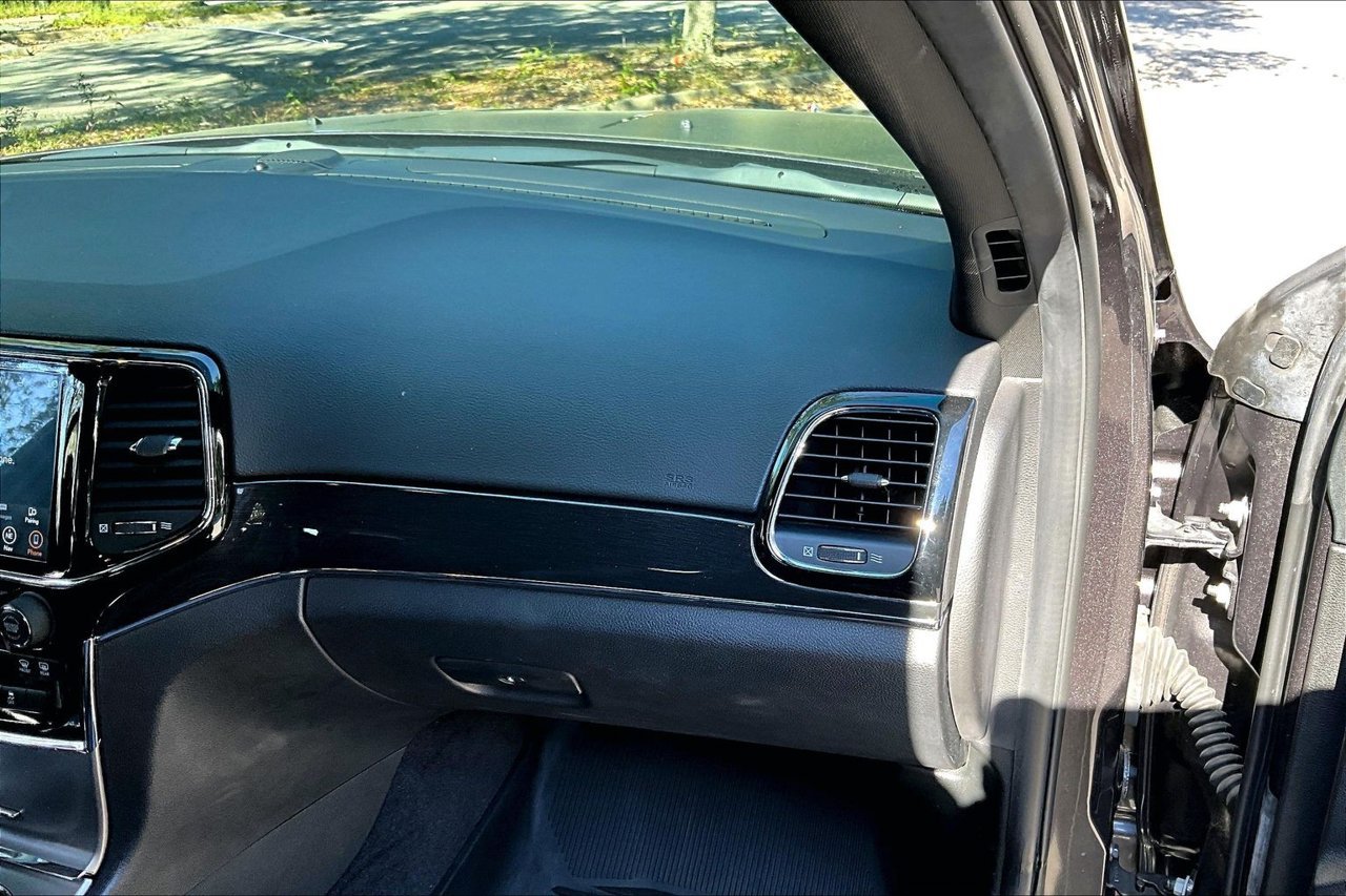 Used 2019 Gray Jeep Trailhawk image 23