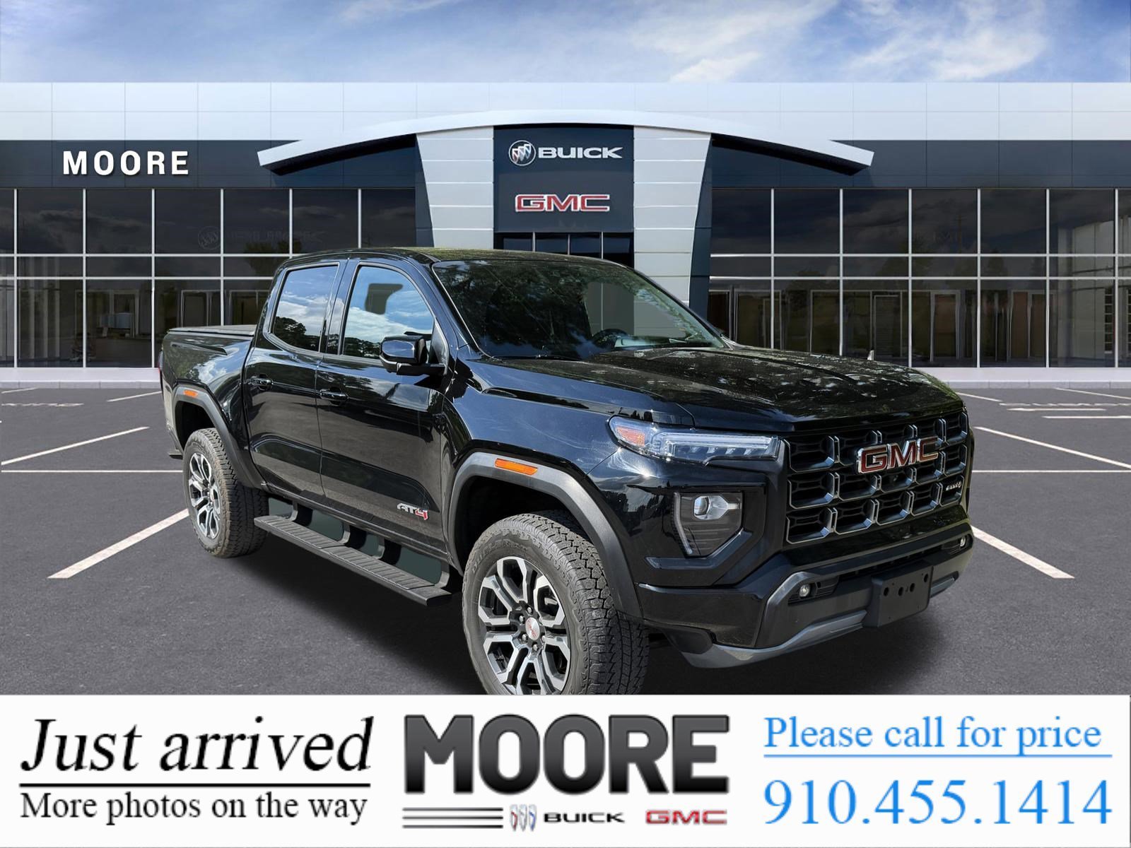 2023 GMC Canyon 4WD AT4 Crew Cab Short Box's photo