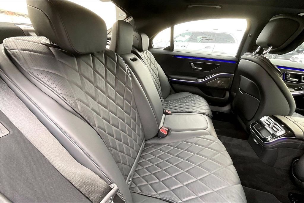 Used 2026 Black Mercedes-Benz S 580 image 19