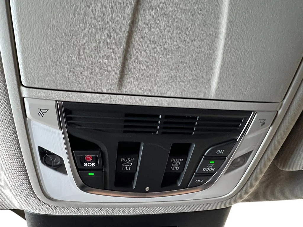 New 2026 Solar Silver Metallic Acura w/Technology Package image 28