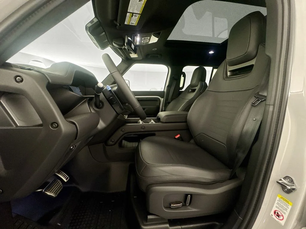 New 2026 Borasco Grey Land Rover OCTA image 20