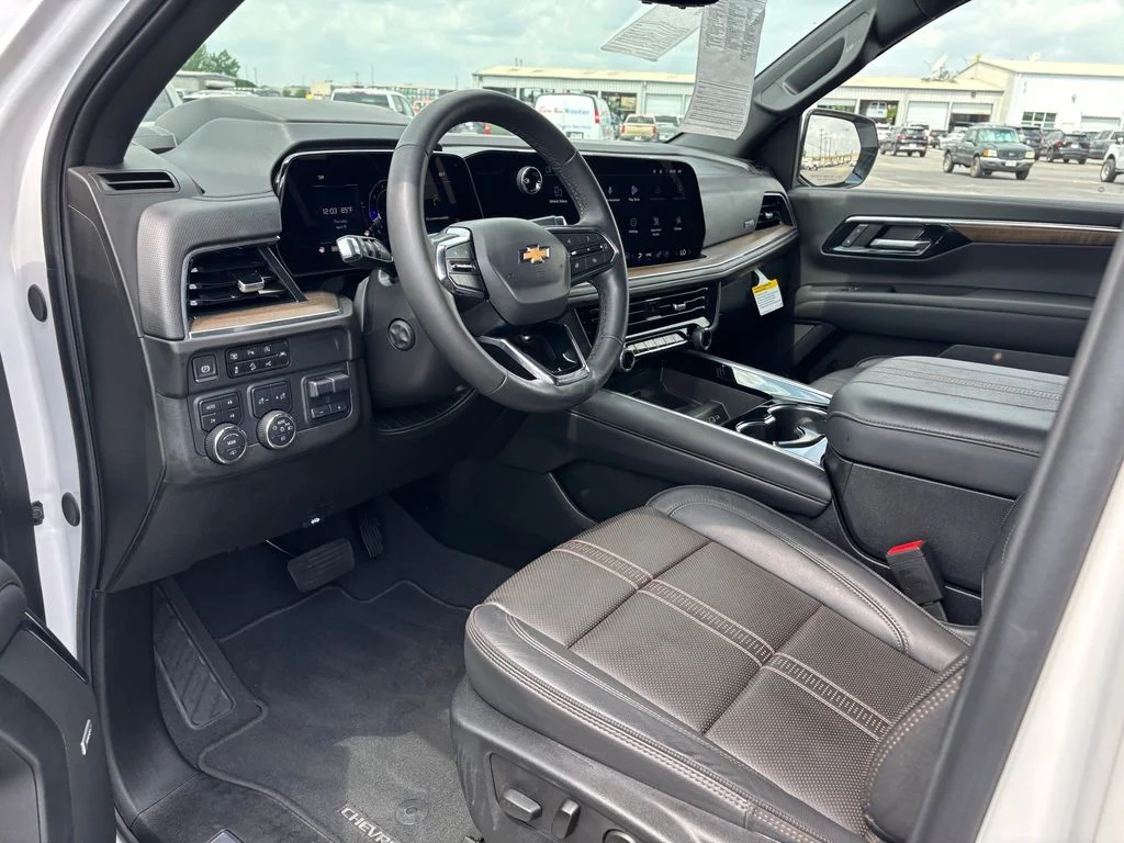 Used 2025 Beige Chevrolet High Country image 7