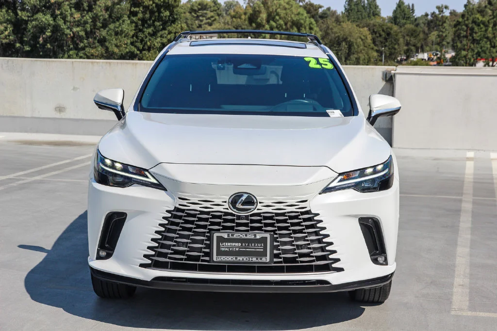Certified Used 2025 White Lexus 350h Premium Plus image 2