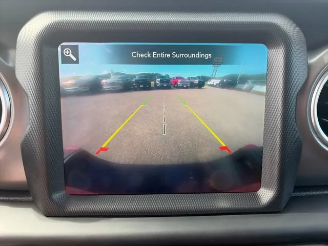 Used 2021  Jeep Rubicon image 24