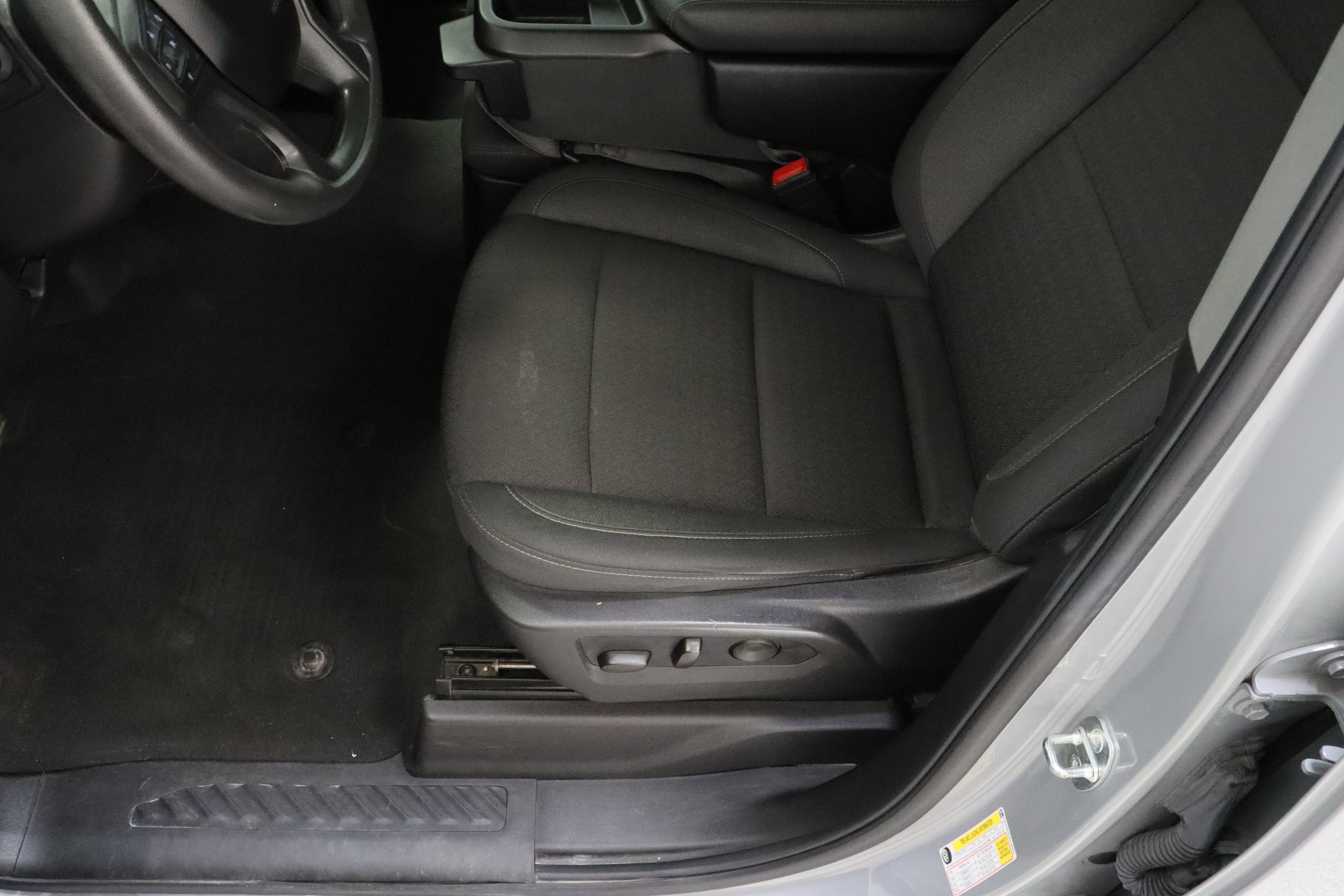 Used 2024 Slate Gray Metallic Chevrolet Custom 2.7T image 15