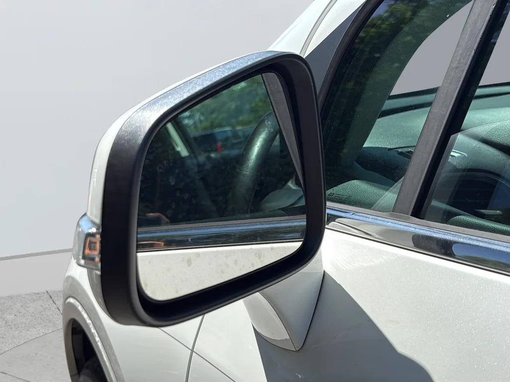 Used 2015 White Buick Premium image 3