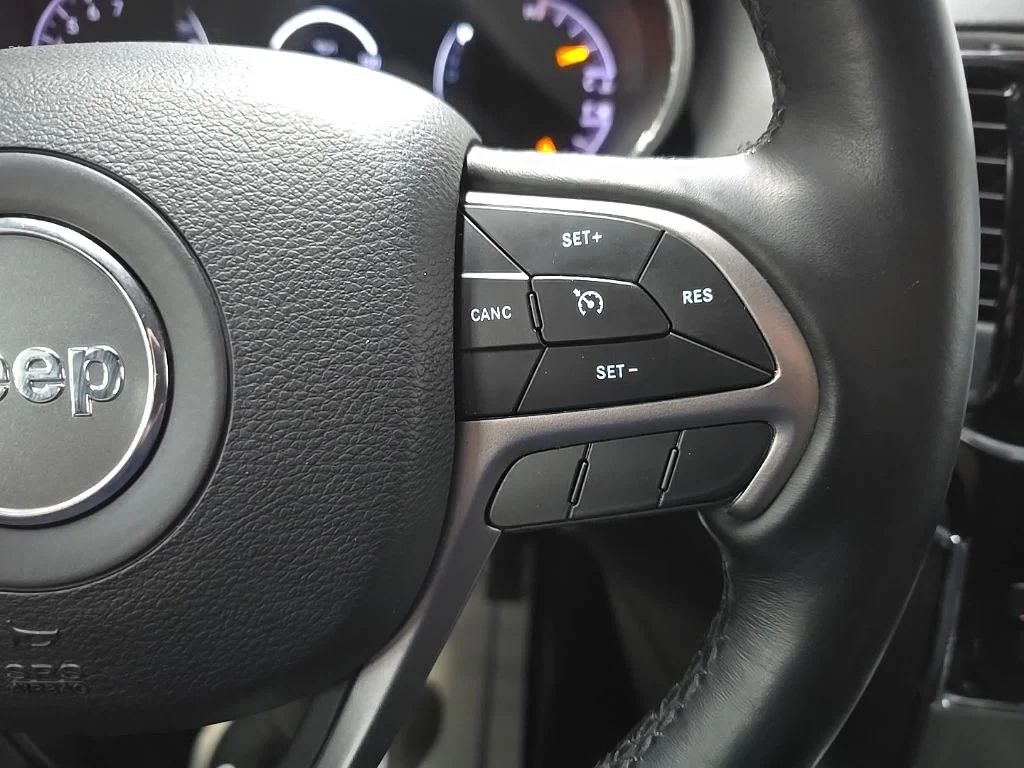 Used 2020 Gray Jeep Limited image 21