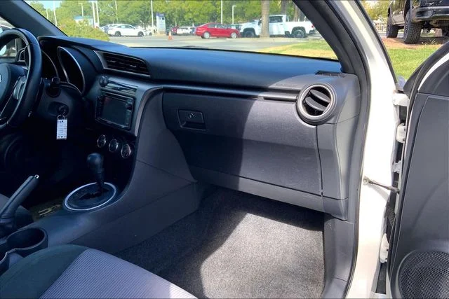 Used 2015 Blizzard Pearl Scion Base image 16