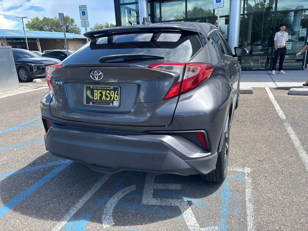 Used 2019 Gray Toyota XLE image 12