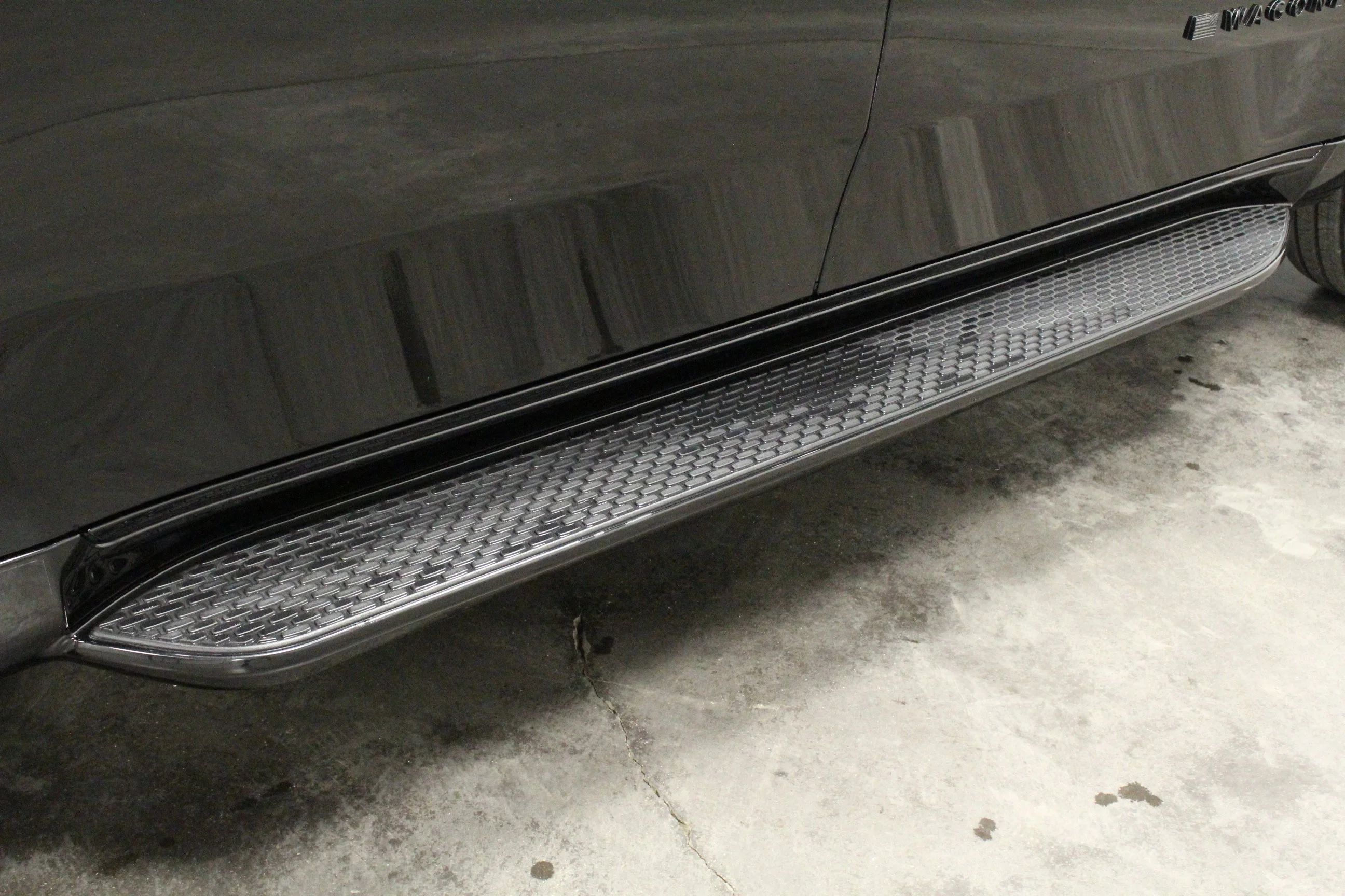 Used 2024 Diamond Black Crystal Pearlcoat Jeep Series II image 11