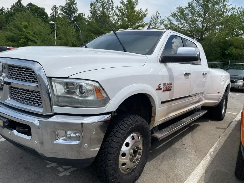 Used 2018 White Ram Laramie image 19