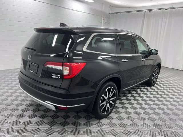 Used 2020 Black Honda Touring image 5