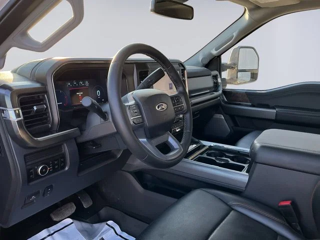 Used 2025 White Ford Lariat image 9