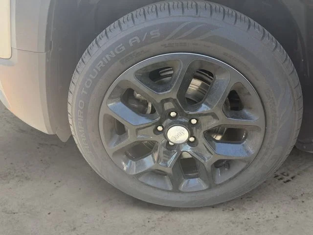 Used 2015 Beige Jeep Latitude image 14
