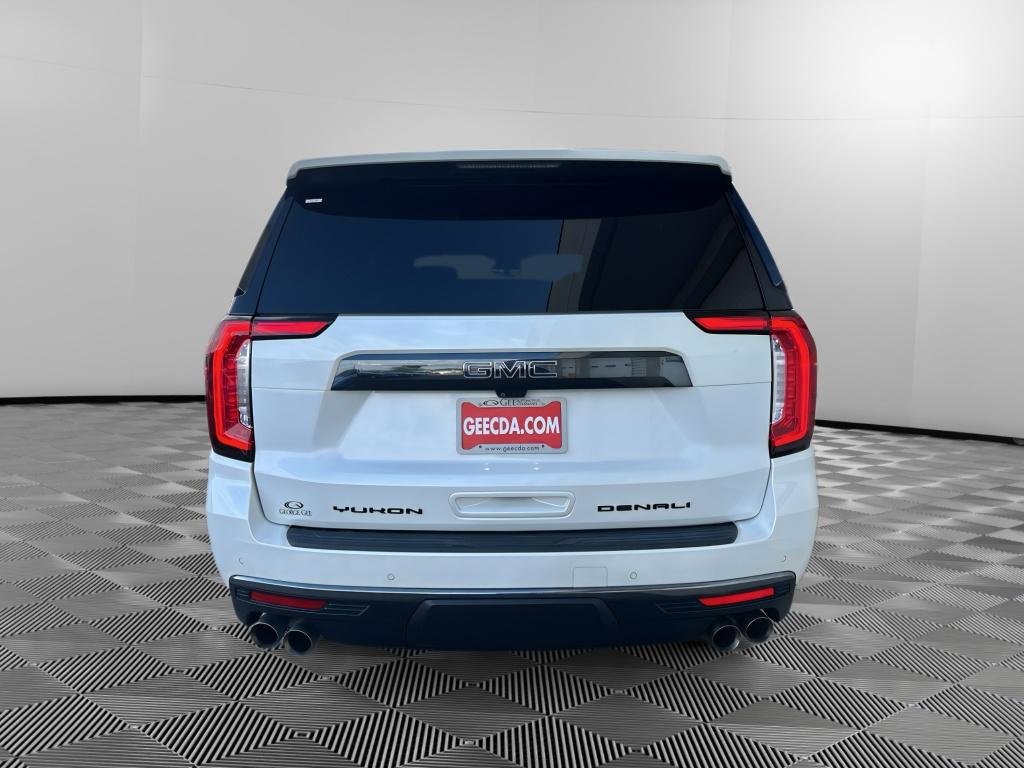 Used 2024 White Frost Tricoat GMC Denali Ultimate image 5