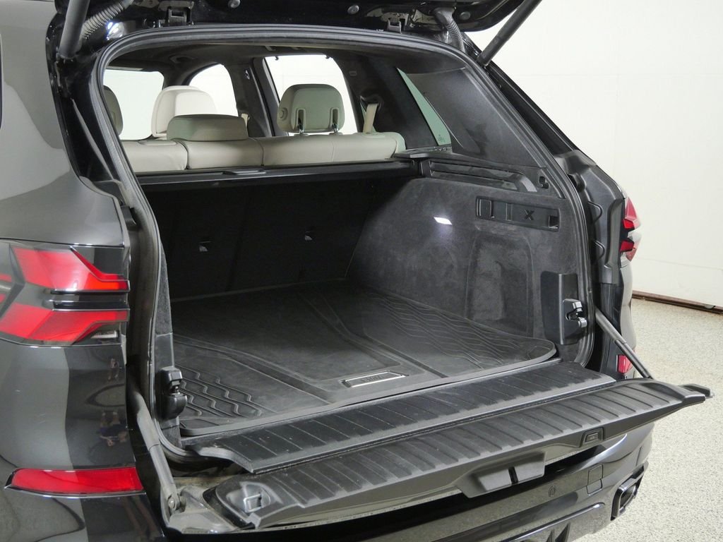 Certified Used 2025 Black Sapphire Metallic BMW xDrive40i image 34