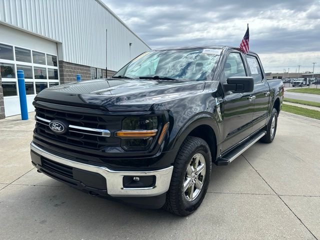 Used 2025 Black Ford XLT image 4