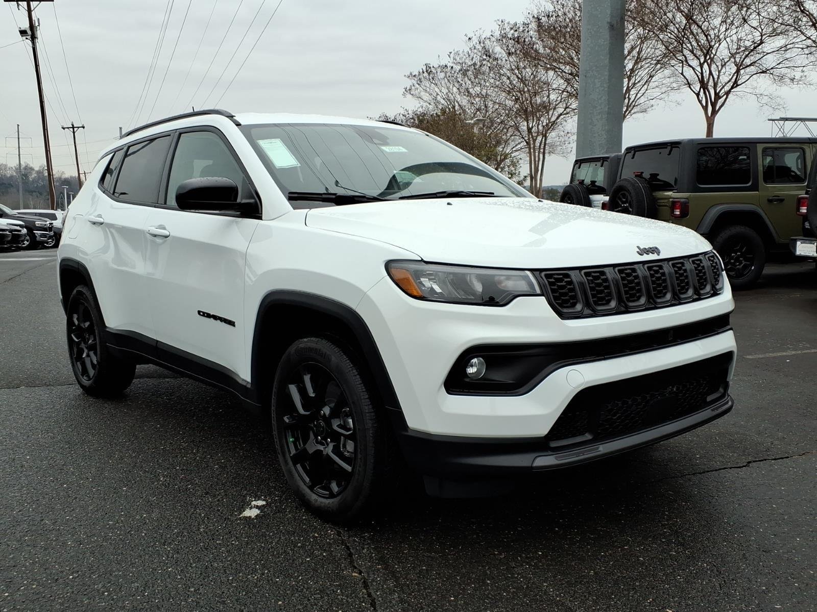 New 2026 Bright White Clearcoat Jeep Latitude Altitude image 19
