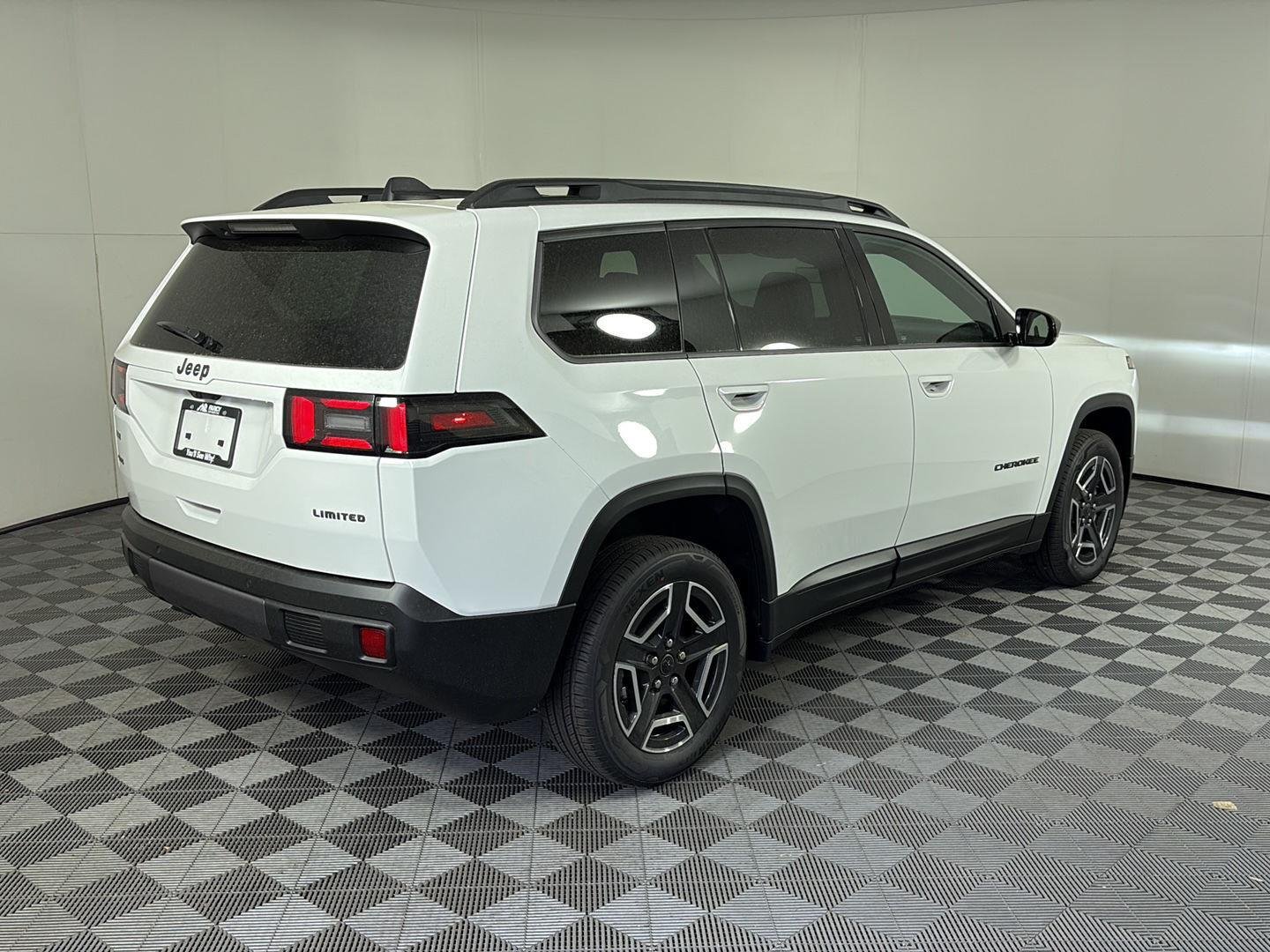 New 2026 Bright White Clear-Coat Exterior Paint Jeep Limited image 4