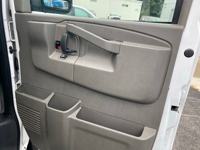 Used 2024 White Chevrolet Work Van image 28
