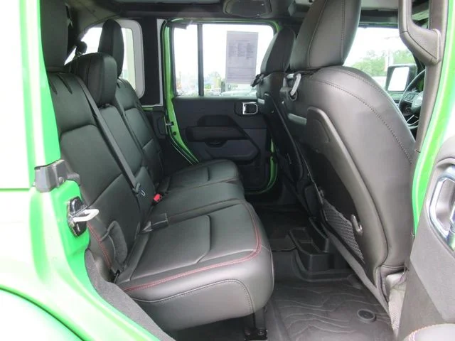 Certified Used 2025  Jeep Rubicon image 34