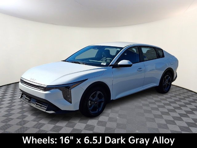 Used 2025 White Kia LXS image 3