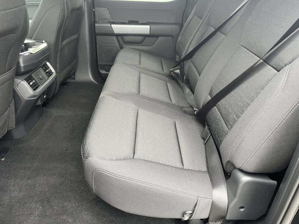 New 2026 Agate Black Metallic Ford XLT image 17