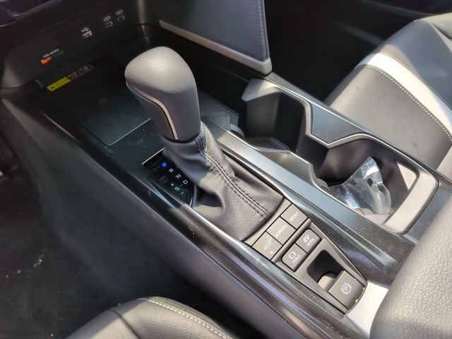 Used 2026  Toyota SE image 19