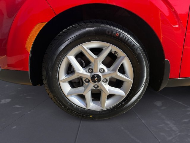 Used 2022 Red Kia LX image 40