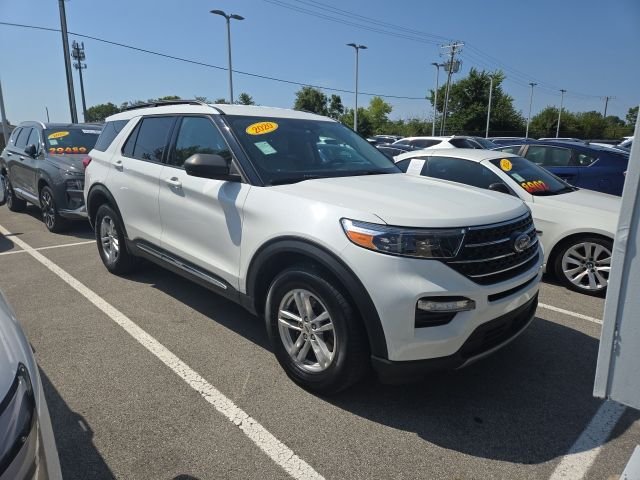 Used 2020 White Ford XLT image 1