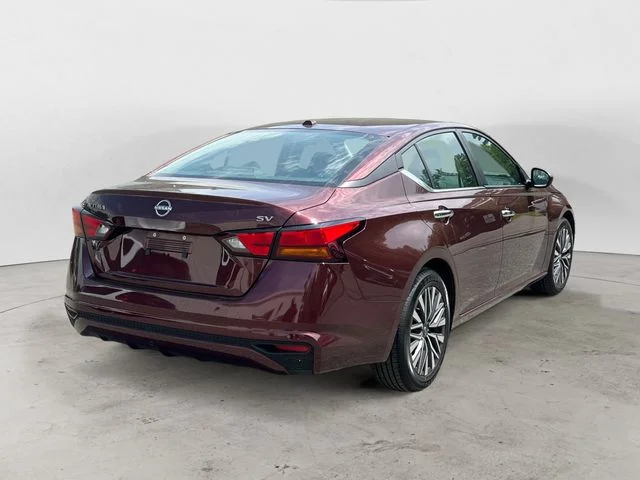 Used 2024 Red Nissan 2.5 SV image 5