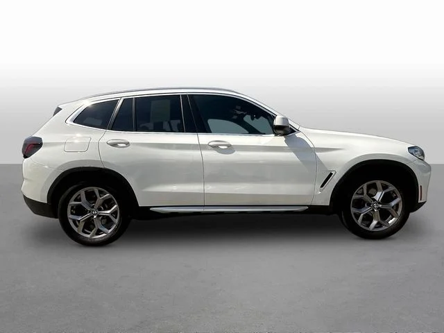 Used 2022 White BMW sDrive30i image 8