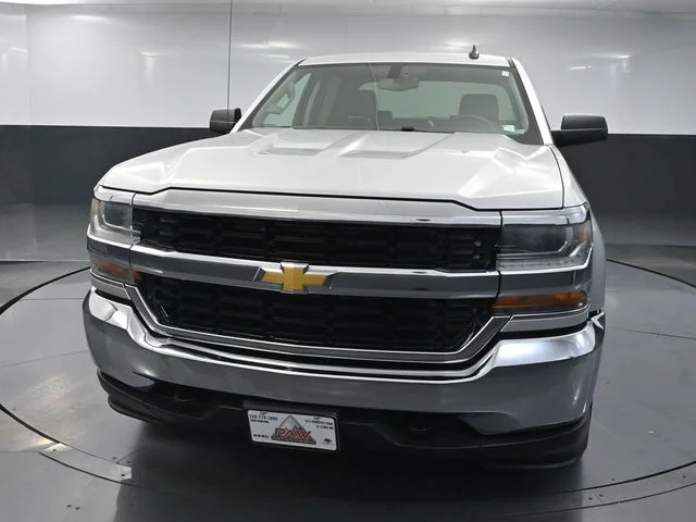 Used 2016 Silver Chevrolet LS image 8