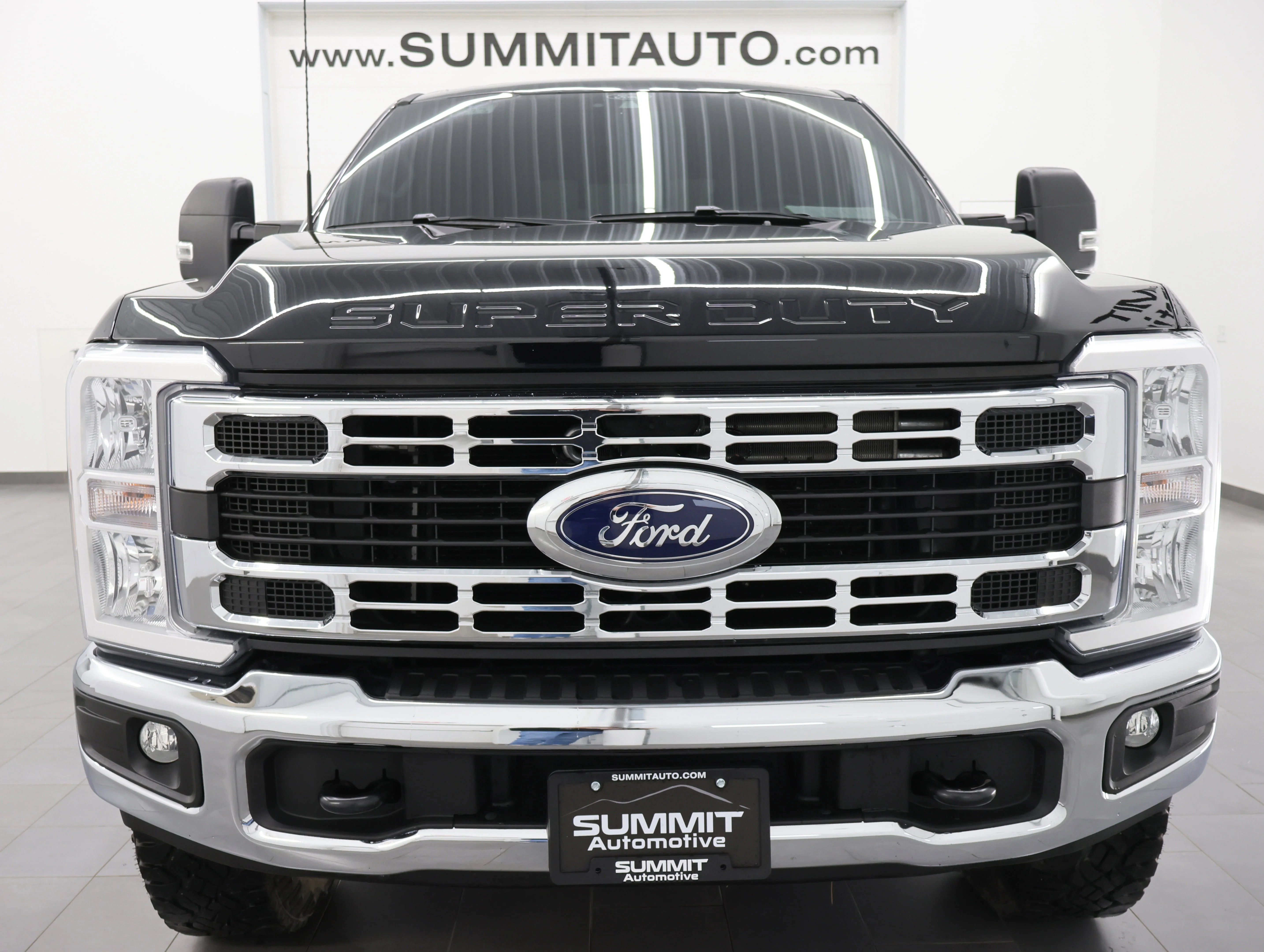 Used 2024 Agate Black Metallic Ford XLT image 19
