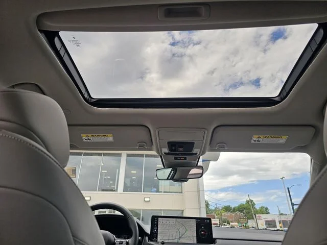 Used 2023 White Honda Touring image 19