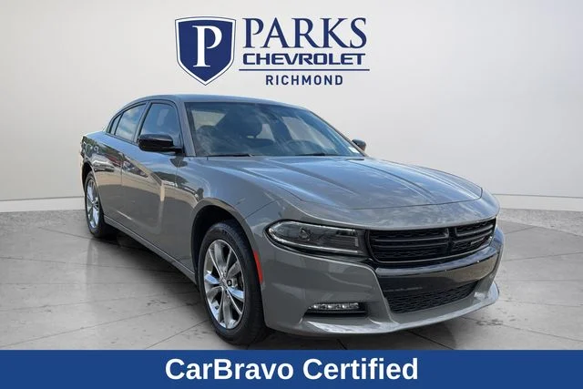 Used 2023 Gray Dodge SXT image 1