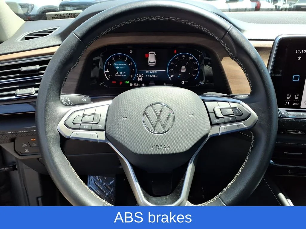 Used 2024  Volkswagen 2.0T SE w/Technology image 9