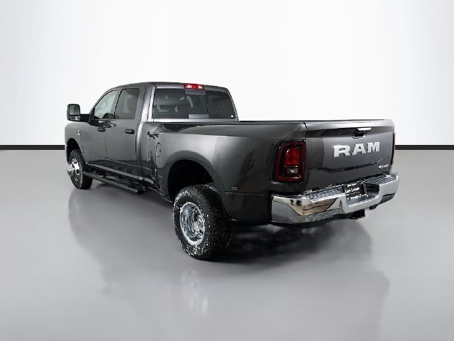 New 2026 Granite Crystal Metallic Clear-Coat Exterior Paint RAM Tradesman image 5