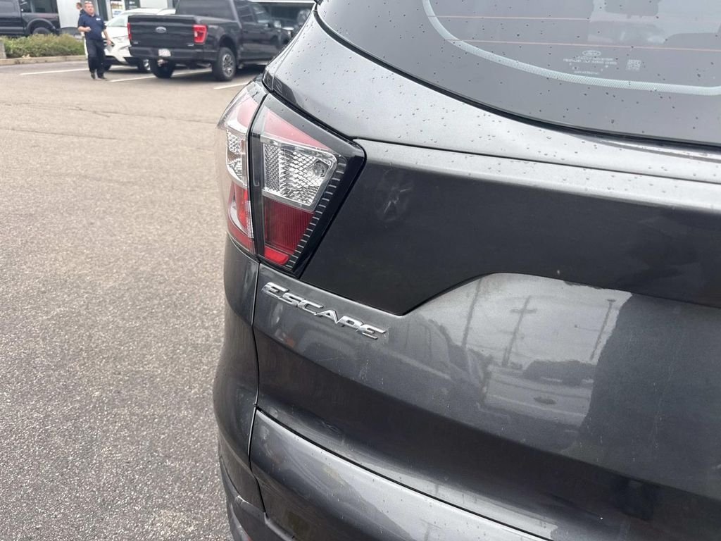 Used 2017 Gray Ford S image 5