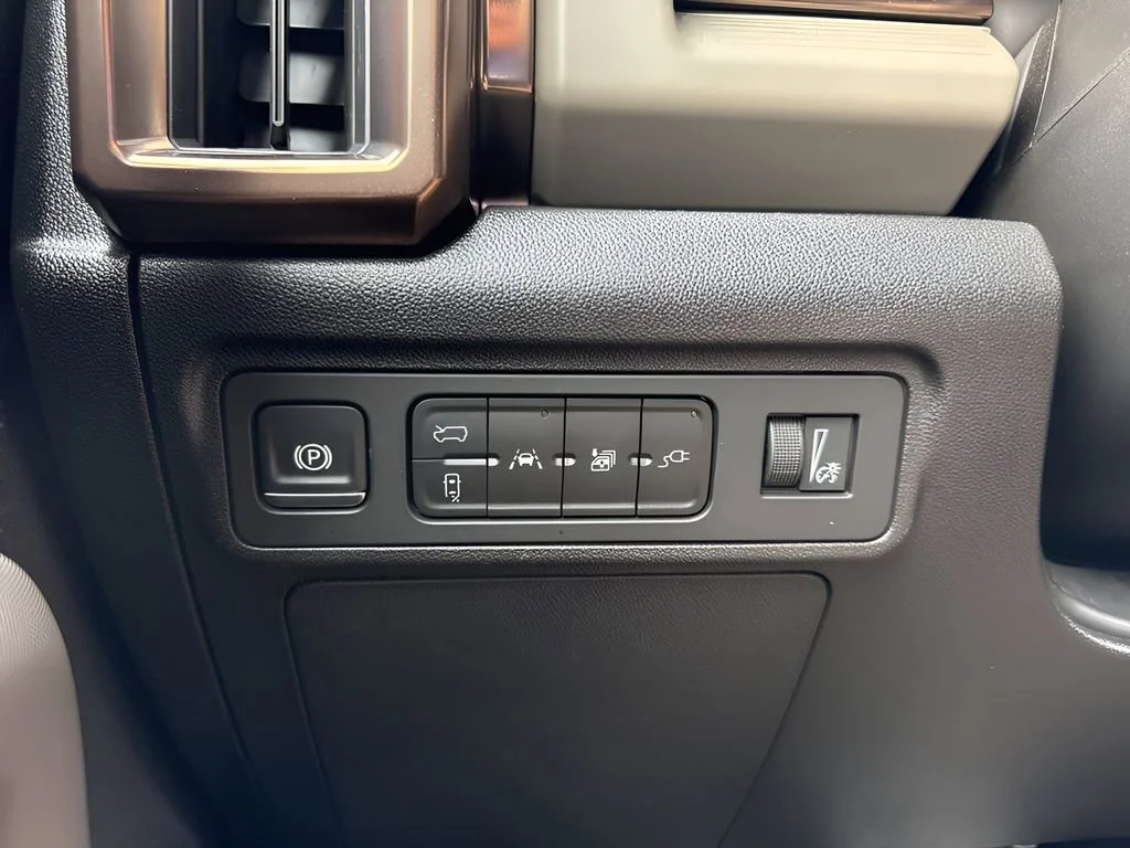 Used 2025 Tide Metallic (No Longer available to order) GMC 2X image 25